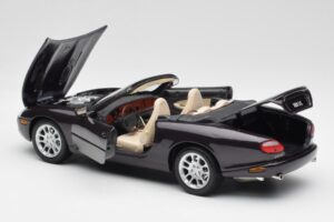Jaguar XKR X100 Cabriolet Grey Maisto 1:18 50331 Diecast - image 5 of 8