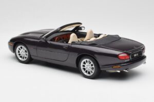 Jaguar XKR X100 Cabriolet Grey Maisto 1:18 50331 Diecast - image 7 of 8