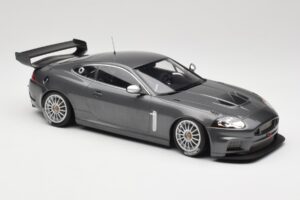 Jaguar XKR GT3 Grey Metallic Minichamps 1:18 150081390 Diecast - image 4 of 6