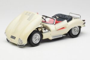 Jaguar XKSS Cream AUTOart 1:18 73512 Diecast - image 2 of 8