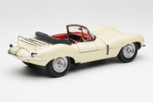 Jaguar XKSS Cream AUTOart 1:18 73512 Diecast - image 3 of 8