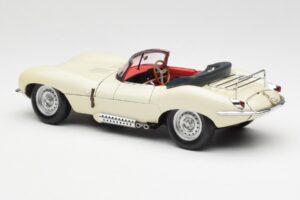 Jaguar XKSS Cream AUTOart 1:18 73512 Diecast - image 7 of 8