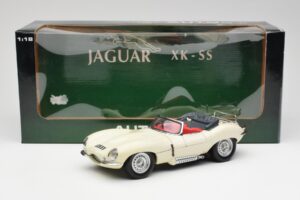 Jaguar XKSS Cream AUTOart 1:18 73512 Diecast - image 8 of 8