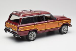 Jeep Grand Wagoneer Classic Red AUTOart 1:18 74002 Diecast - image 3 of 8