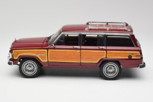 Jeep Grand Wagoneer Classic Red AUTOart 1:18 74002 Diecast - image 4 of 8