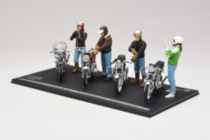 Joe Bar Team Collection with Figures Solido 1:18 5008 Diecast - image 3 of 4