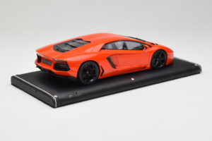 Lamborghini Aventador Orange MR Collection 1:18 LAMB064 Resin - image 3 of 6