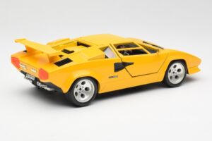 Lamborghini Countach Yellow Bburago 1:18 3037 Diecast - image 3 of 8