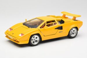 Lamborghini Countach Yellow Bburago 1:18 3037 Diecast