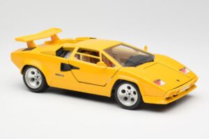 Lamborghini Countach Yellow Bburago 1:18 3037 Diecast - image 6 of 8