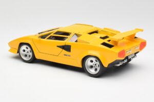 Lamborghini Countach Yellow Bburago 1:18 3037 Diecast - image 7 of 8