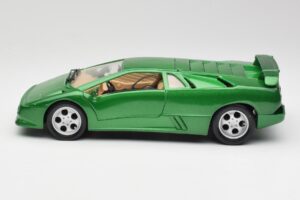 Lamborghini Diablo SE Green Maisto 1:18 50303 Diecast - image 4 of 8