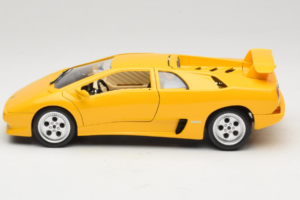 Lamborghini Diablo Yellow Bburago 1:18 3041-M2 Diecast - image 4 of 8
