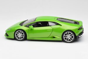 Lamborghini Huracan LP610-4 Green Bburago 1:18 18-11038 Diecast - image 4 of 8