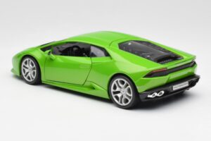Lamborghini Huracan LP610-4 Green Bburago 1:18 18-11038 Diecast - image 7 of 8