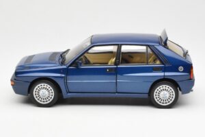 Lancia Delta HF Integrale Evo II Blue Kyosho 1:18 08341BL Diecast - image 4 of 8