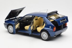 Lancia Delta HF Integrale Evo II Blue Kyosho 1:18 08341BL Diecast - image 5 of 8