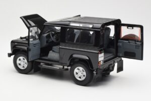 Land Rover Defender 90 Santorini Black Metallic Kyosho 1:18 08901BK Diecast - image 5 of 8