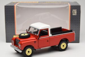 Land Rover Series I 109 Pickup Red Eagle Collectibles 1:18 440500 Diecast - image 8 of 8