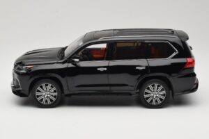 Lexus LX570 J200 Black LCD 1:18 LCD18010-BL Diecast - image 4 of 8