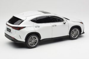 Lexus NX450h+ AZ20 White Kyosho 1:18 08968Q Resin - image 3 of 8