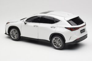 Lexus NX450h+ AZ20 White Kyosho 1:18 08968Q Resin - image 7 of 8