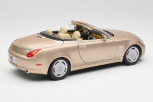 Lexus SC430 Beige Maisto 1:18 31629 Diecast - image 3 of 8