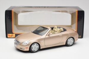 Lexus SC430 Beige Maisto 1:18 31629 Diecast - image 8 of 8