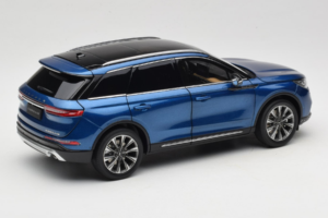 Lincoln Corsair Blue OEM 1:18 LINCOLN001 Diecast - image 3 of 8