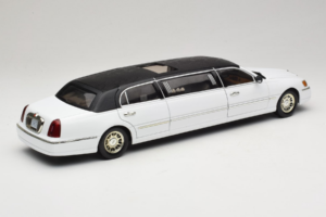 Lincoln Limousine White Sun Star 1:18 1260 Diecast - image 3 of 8