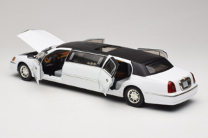 Lincoln Limousine White Sun Star 1:18 1260 Diecast - image 5 of 8