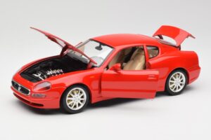 Maserati 3200 GT Red Bburago 1:18 3341 Diecast - image 2 of 8
