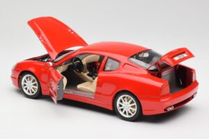 Maserati 3200 GT Red Bburago 1:18 3341 Diecast - image 5 of 8
