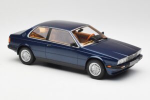 Maserati Biturbo Coupe Dark Blue Metallic Minichamps 1:18 107123500 Diecast - image 4 of 6