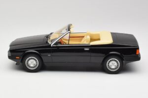 Maserati BiTurbo Spyder Black Minichamps 1:18 107123531 Resin - image 3 of 6