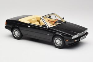 Maserati BiTurbo Spyder Black Minichamps 1:18 107123531 Resin - image 4 of 6