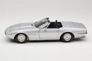 Maserati Ghibli Spyder Silver Minichamps 1:18 100122330 Diecast - image 4 of 7
