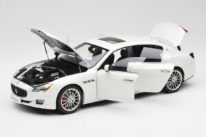 Maserati Quattroporte VI GTS Alpine White AUTOart 1:18 75808 Diecast - image 2 of 8