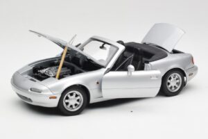 Mazda MX-5 Miata NA Highlight Silver Gate 1:18 1015 Diecast - image 2 of 8