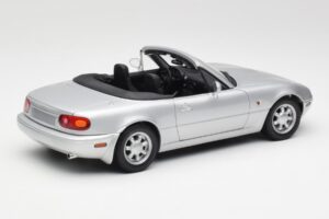 Mazda MX-5 Miata NA Highlight Silver Gate 1:18 1015 Diecast - image 3 of 8