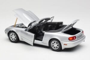 Mazda MX-5 Miata NA Highlight Silver Gate 1:18 1015 Diecast - image 5 of 8