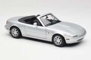 Mazda MX-5 Miata NA Highlight Silver Gate 1:18 1015 Diecast - image 6 of 8