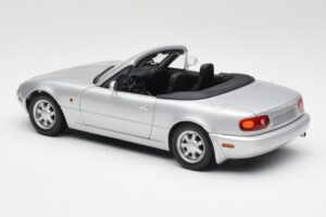 Mazda MX-5 Miata NA Highlight Silver Gate 1:18 1015 Diecast - image 7 of 8