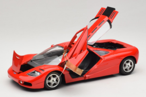 McLaren F1 High Mirror Light Red Guiloy 1:18 67505 Diecast - image 2 of 8