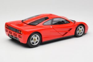 McLaren F1 Magma Red Minichamps 1:18 530133422 Diecast - image 3 of 8