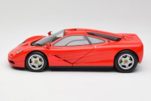 McLaren F1 Magma Red Minichamps 1:18 530133422 Diecast - image 4 of 8
