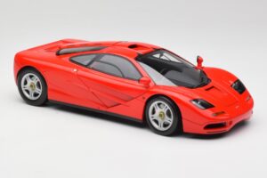 McLaren F1 Magma Red Minichamps 1:18 530133422 Diecast - image 6 of 8