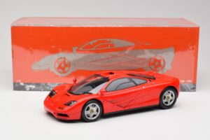 McLaren F1 Magma Red Minichamps 1:18 530133422 Diecast - image 8 of 8
