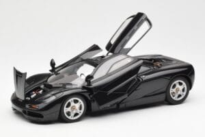 McLaren F1 Road Car Black AUTOart 1:18 76002 Diecast - image 2 of 8