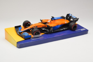 McLaren MCL35M Mercedes #3 D. Ricciardo McLaren F1 Team Bahrain Grand Prix 2021 Minichamps 1:18 533211803 Resin - image 2 of 7
